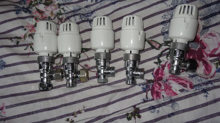 image for Job lots  5 Thermostatic Radiator Valves TRV in very good condition 