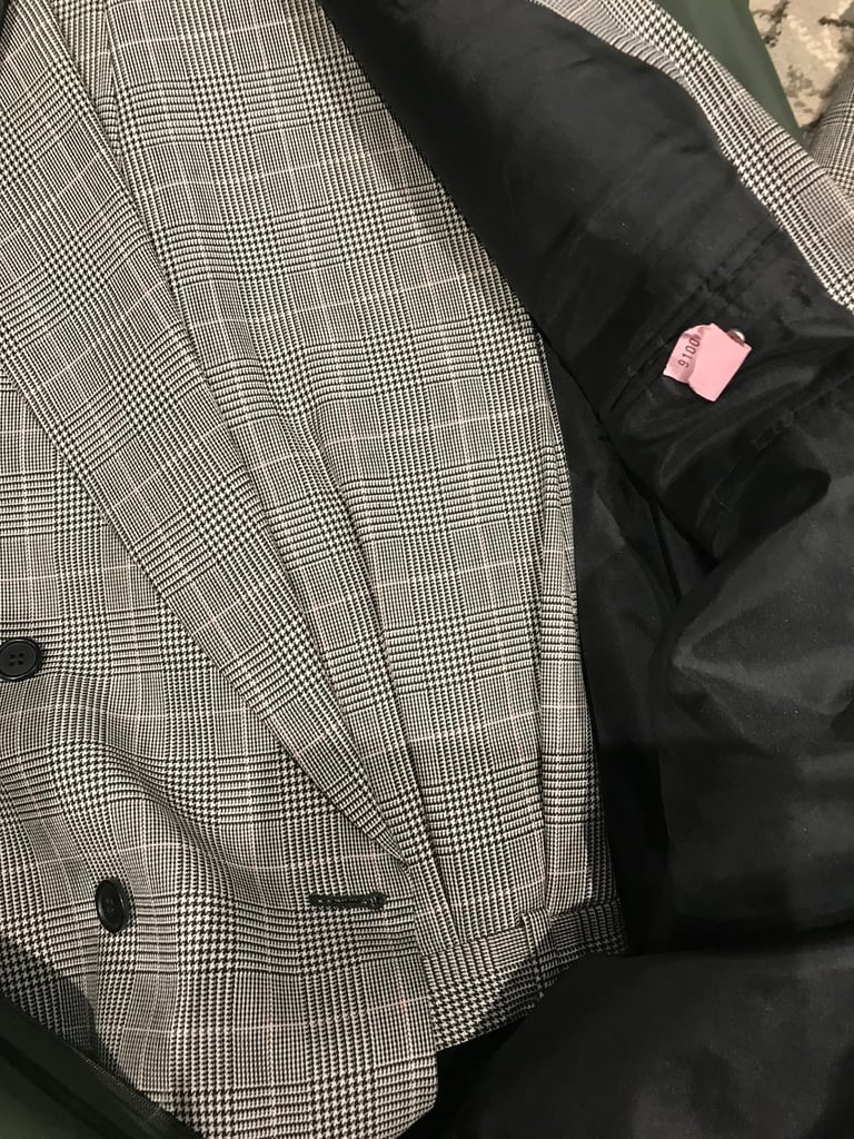 Men’s smart suits bundle or can be bought separately. Offers welcome 