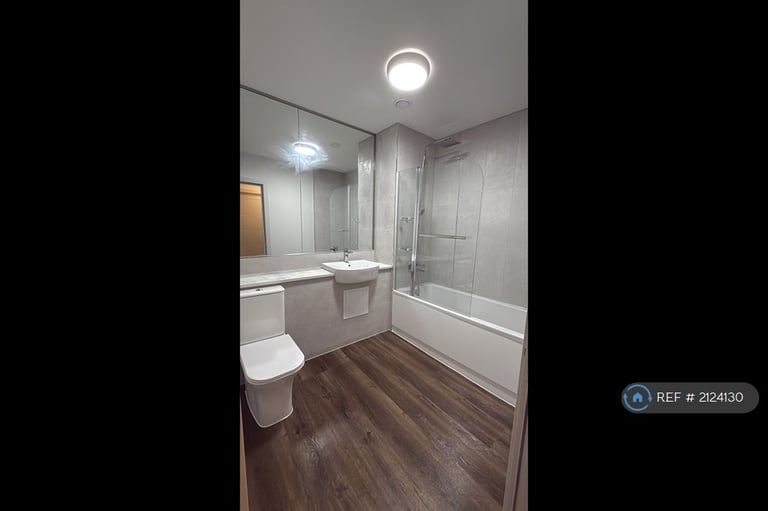 2 bedroom flat in Luton Road, Chatham, ME4 (2 bed) (#2124130)