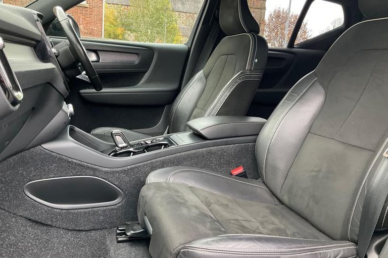 2020 Volvo XC40 2.0 B4P R DESIGN Pro 5dr Auto Semi-Auto Estate Petrol Semi Automatic