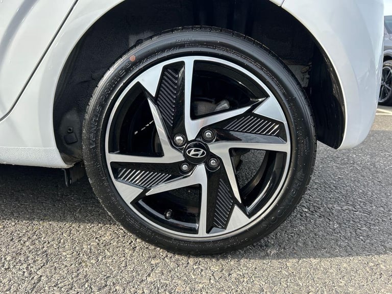 2024 Hyundai i10 1.0 Premium Hatchback 5dr Petrol Auto Euro 6 (s/s) (63 ps) Hatchback PETROL Auto...