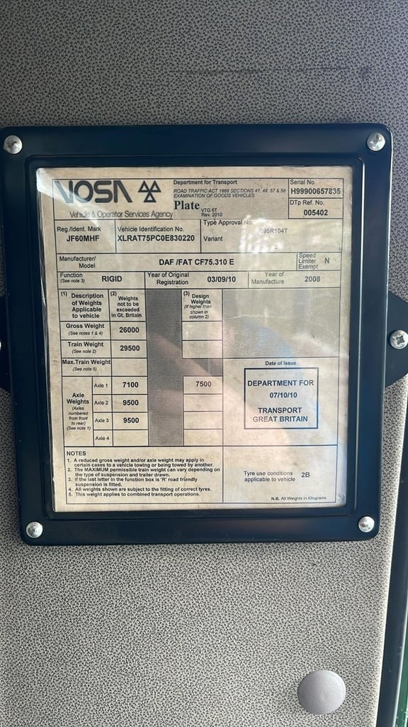  2010 (60) LEYLAND DAF CF 75.310 SKIP LOADER. 6X4. 26 TON GVW. BOUGHTON GEAR