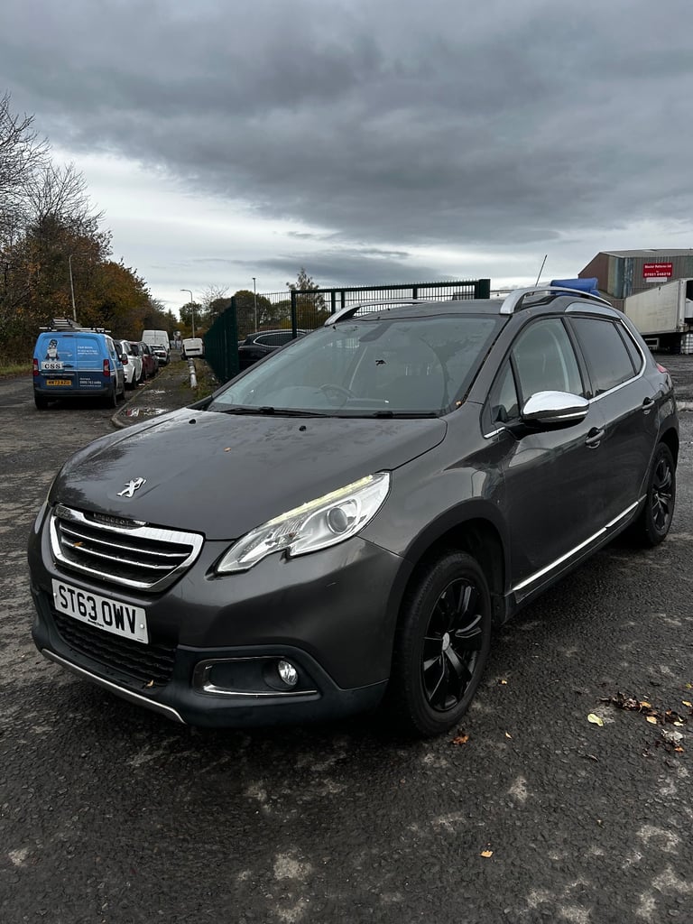 Peugeot 2008, 2014 Hatchback , Manual, 1199 (cc), 5 doors