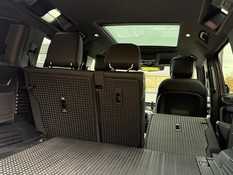 2022 Land Rover Defender 110 3.0 D300 MHEV HSE SUV 5dr Diesel Auto 4WD Euro 6 (s/s) (300 ps) ESTA...