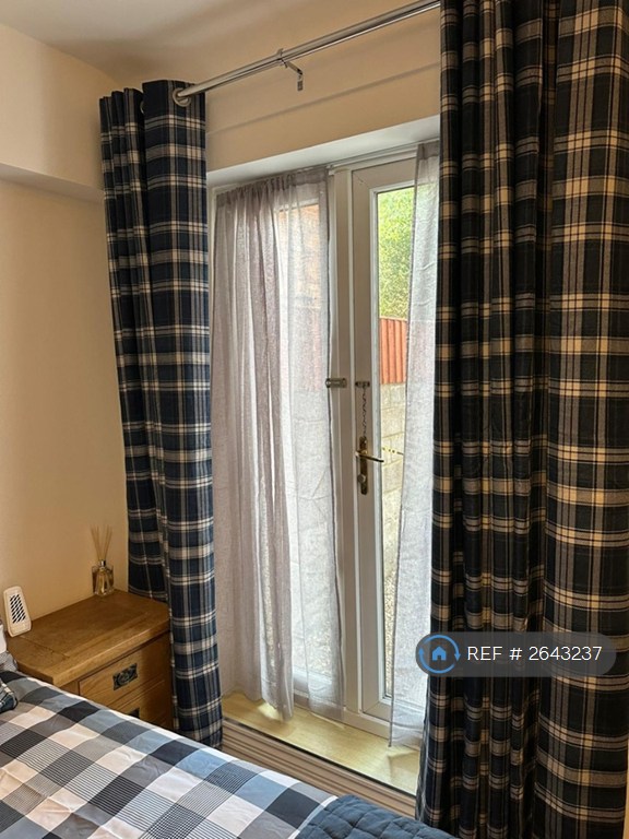 1 bedroom in County Road, Swindon, SN1 (#2643237)
