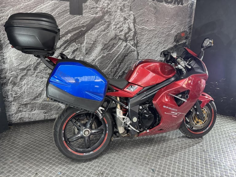 TRIUMPH SPRINT ST 1050 2006