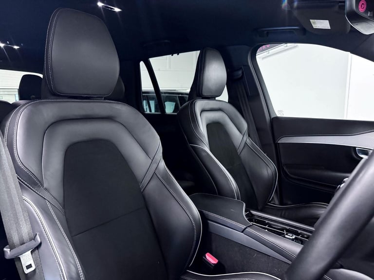 2022 Volvo XC90 2.0h T8 Recharge 18.8kWh R-Design SUV 5dr Petrol Plug-in Hybrid Auto 4WD Eu ESTAT...