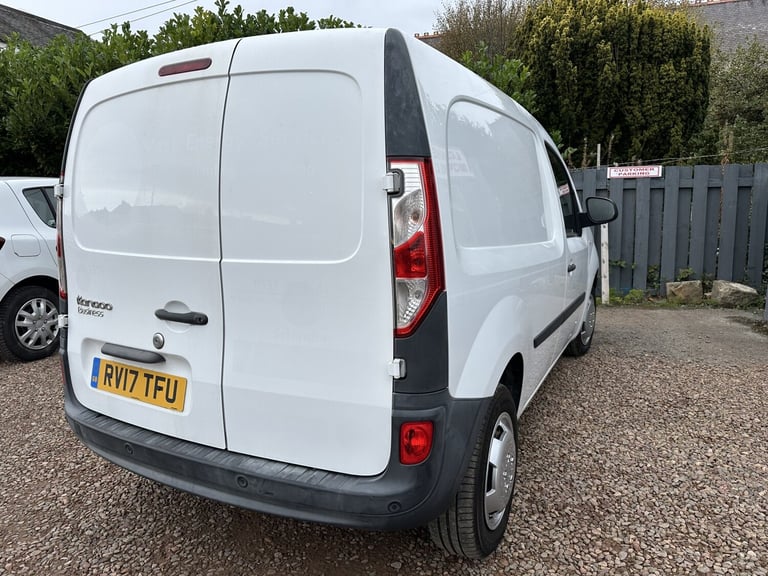 NO VAT** ULEZ COMPLIANT**FINANCE AVAILABLE**2017 RENAULT KANGOO**12 MONTHS MOT