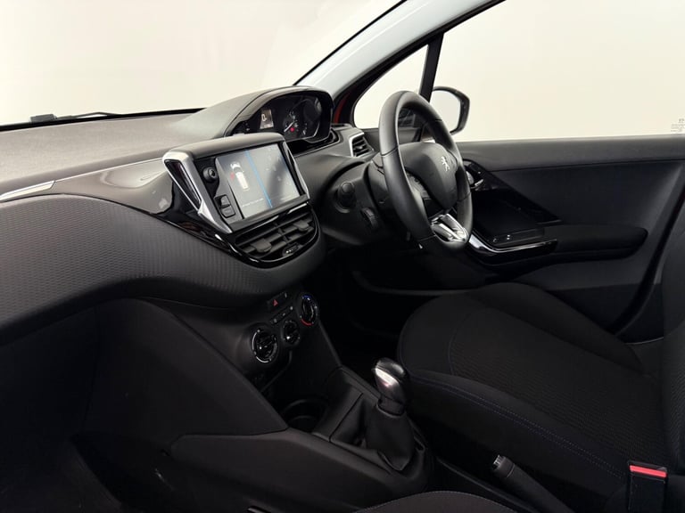 2019 Peugeot 208 1.2 PureTech 82 Signature 5dr [Start Stop] HATCHBACK PETROL Manual