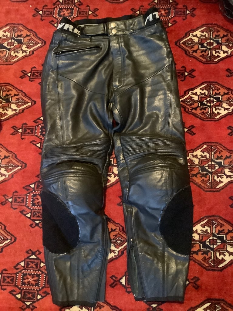 image for 🏍️ REV’IT LEATHER MOTORCYCLE 🏍️ TROUSERS 👖 VGC (APPROX 30” WAIST) 24 SHORT LEG