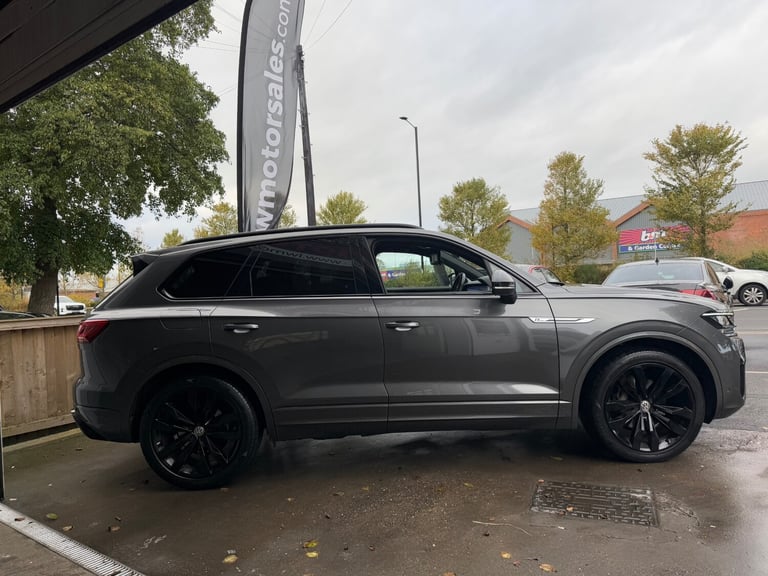 2020 Volkswagen Touareg 3.0 V6 TDI 4Motion Black Edition 5dr Tip Auto ESTATE Diesel Automatic