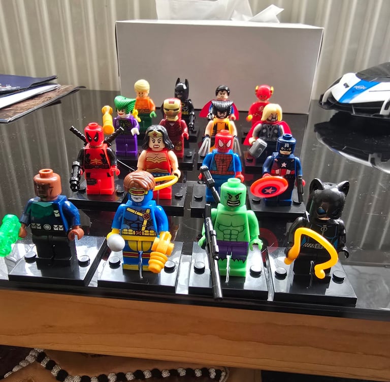 image for 16 Marvel Avengers Super Heroes Mini Figures Set new Lego