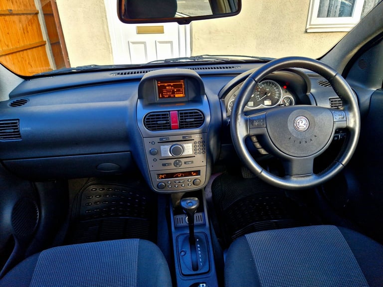 AUTO VAUXHALL CORSA 1.4 ULEZ FREE DRIVES GREAT 