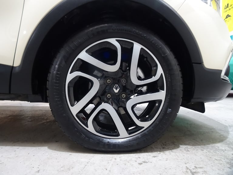 2016 Renault Captur 1.2 TCE Dynamique S Nav 5dr Automatic **LOW MILEAGE*ONLY 10000 MILES** HATCHB...