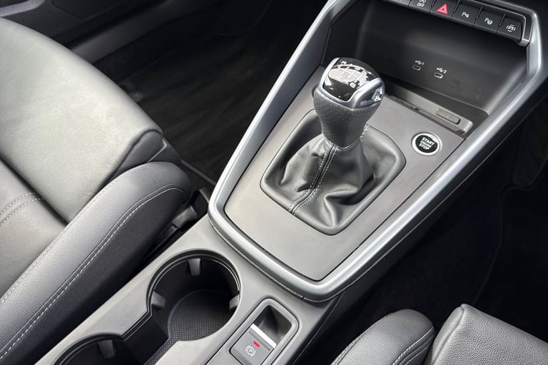 2025 Audi A3 Black Edition 35 TFSI  150 PS 6-speed Saloon PETROL Manual