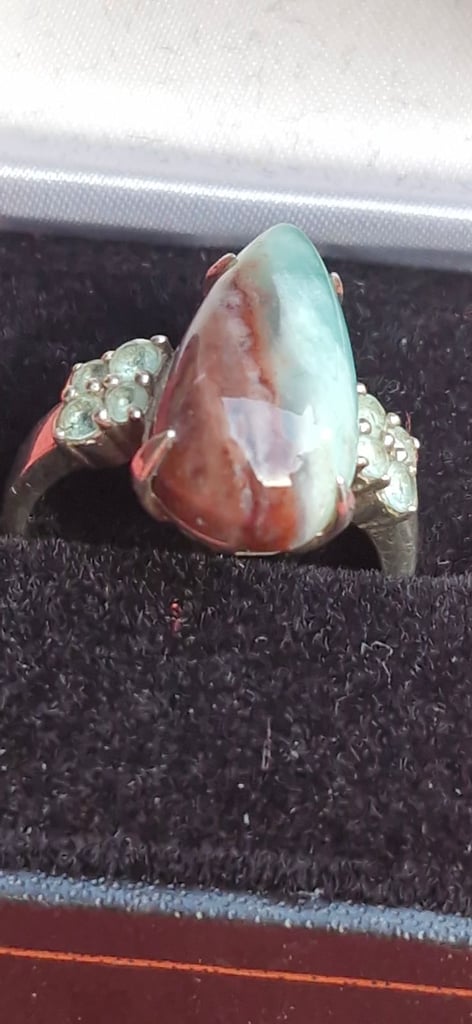 Vintage silver and chalcedony ring 