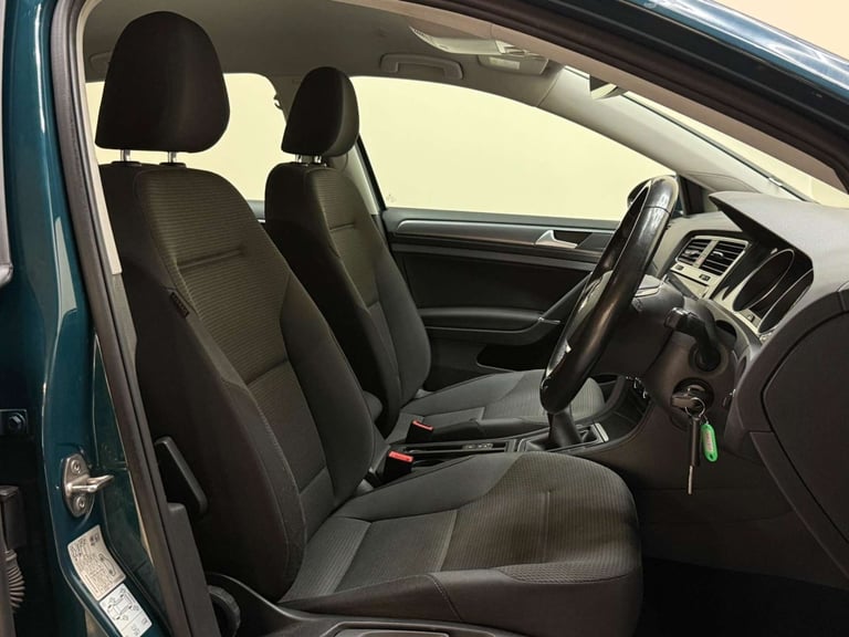 2017 Volkswagen Golf 1.6 TDI BlueMotion Tech SE Nav Euro 6 (s/s) 5dr Hatchback Diesel Manual