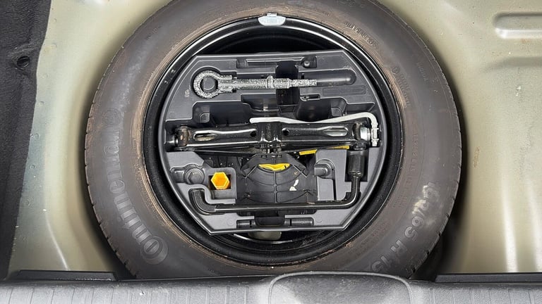 2014 Peugeot 208 1.2 VTi PureTech Style Euro 5 3dr HATCHBACK Petrol Manual