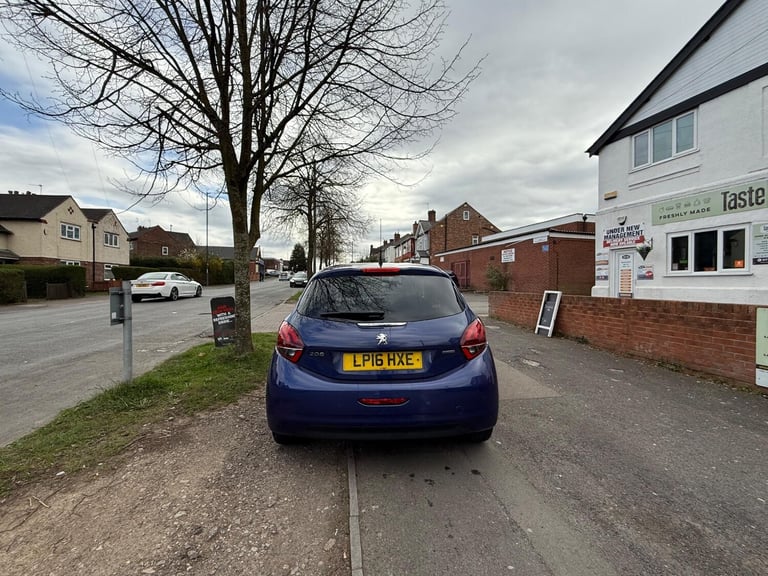 2016 Peugeot 208 1.2 PureTech Allure Euro 6 (s/s) 3dr HATCHBACK Petrol Manual