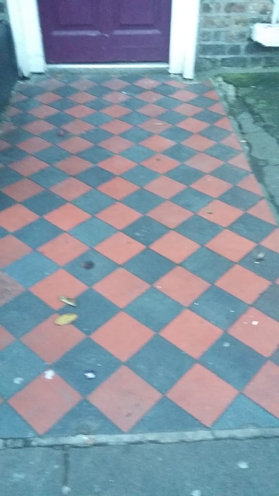 Bangor Blue slates garnish step kerbs scill cobblestone chimney pot's roof ridge floor tiles 