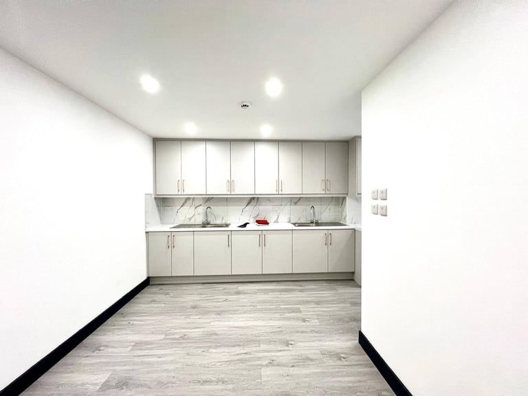Exclusive: High-Standard 6-Bedroom HMO Property in Hayes (UB3) - Ideal for Care Providers