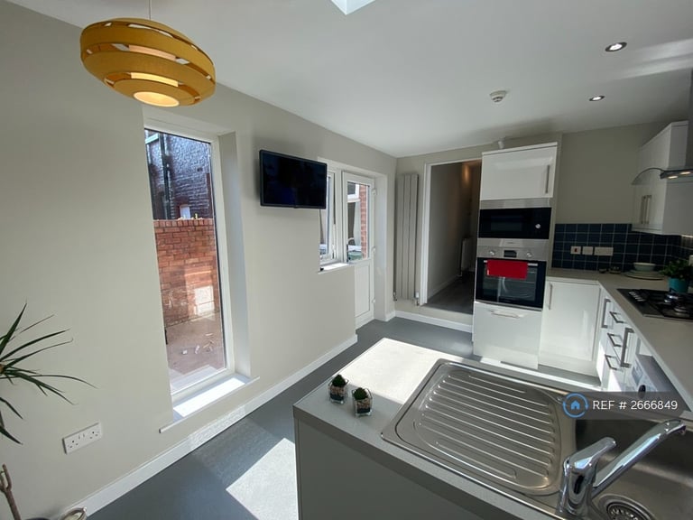 5 bedroom house in Gainsborough Road, Liverpool, L15 (5 bed) (#2666849)