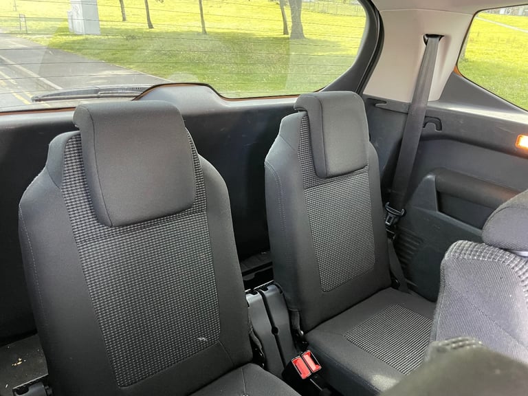 Peugeot, 5008, MPV, 2011, Semi-Auto, 1560 (cc),5 doors - Image 9