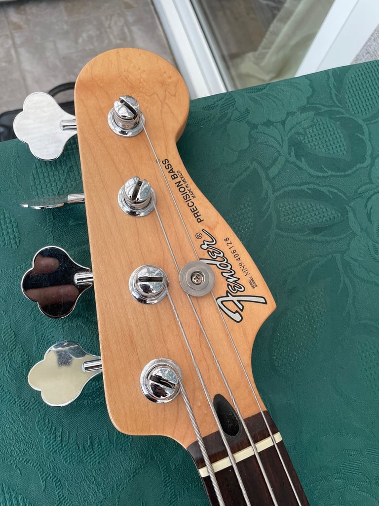 Fender mexican standard p bass precision rare colour