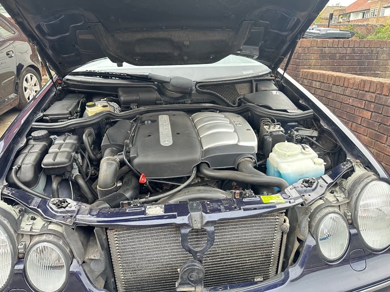 Mercedes-Benz, E CLASS, Saloon, 2001, Semi-Auto, 2155 (cc), 4 doors