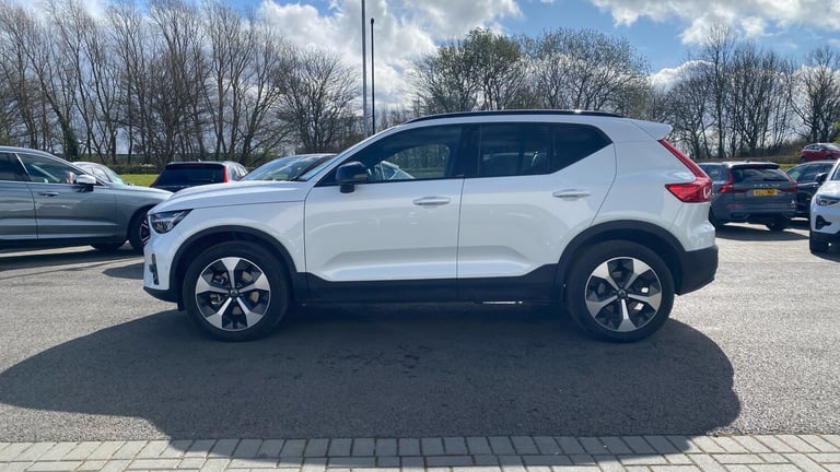 2024 Volvo XC40 2.0 B3P Plus Dark 5dr Auto ESTATE PETROL Automatic