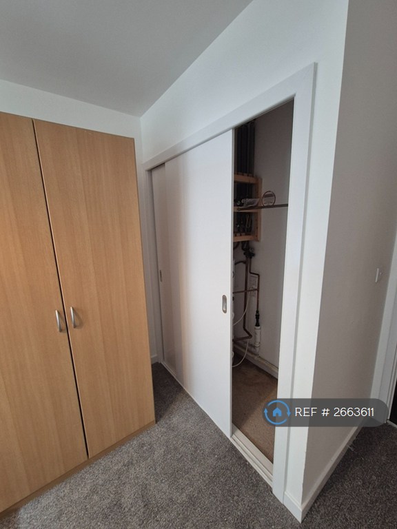 1 bedroom flat in Schrier Ropeworks, Barking, IG11 (1 bed) (#2663611)
