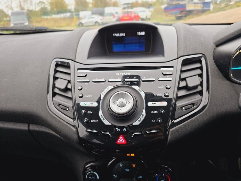 2013 Ford Fiesta 1.0T EcoBoost Titanium Euro 5 (s/s) 5dr Hatchback Petrol Manual