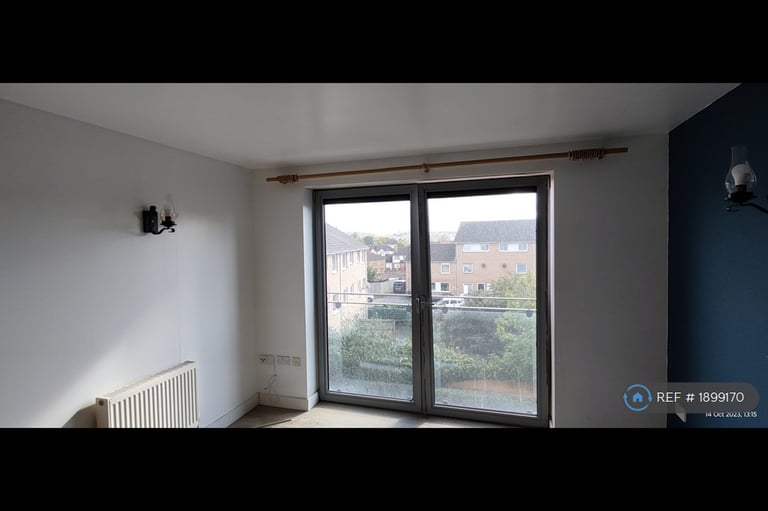 2 bedroom flat in Tideslea Path, London, SE28 (2 bed) (#1899170)