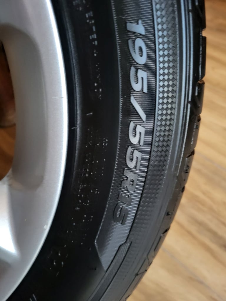Ford fiesta alloy wheel and tyre 