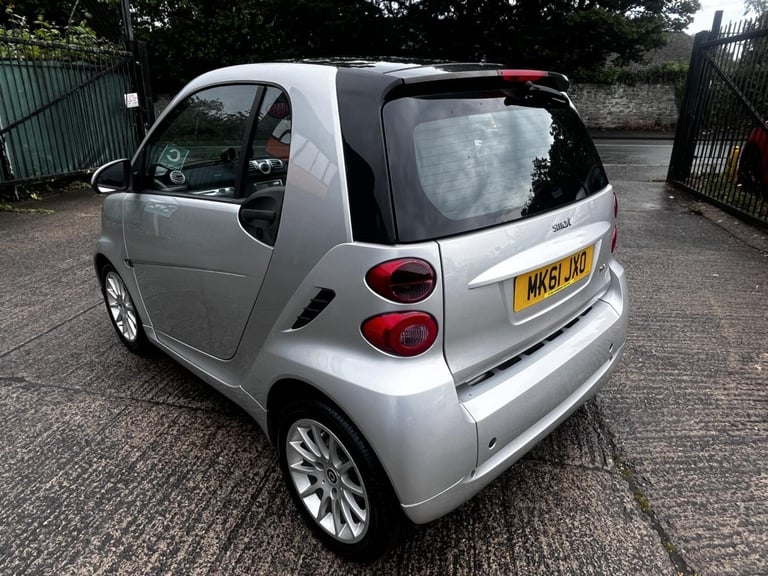 2011 smart fortwo 1.0 MHD Passion Coupe 2dr Petrol SoftTouch Euro 5 (s/s) (71 bhp) Coupe Petrol A...