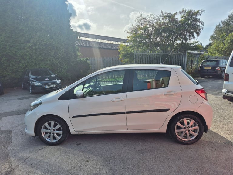 Toyota, YARIS, Hatchback, 2012, Manual, 1329 (cc), 5 doors