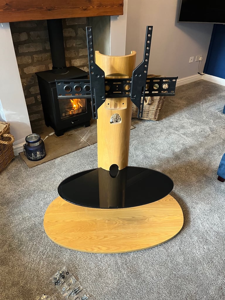 TV Stand with flat screen TV bracket, fitting kit and shelf. Affinity Chepstow