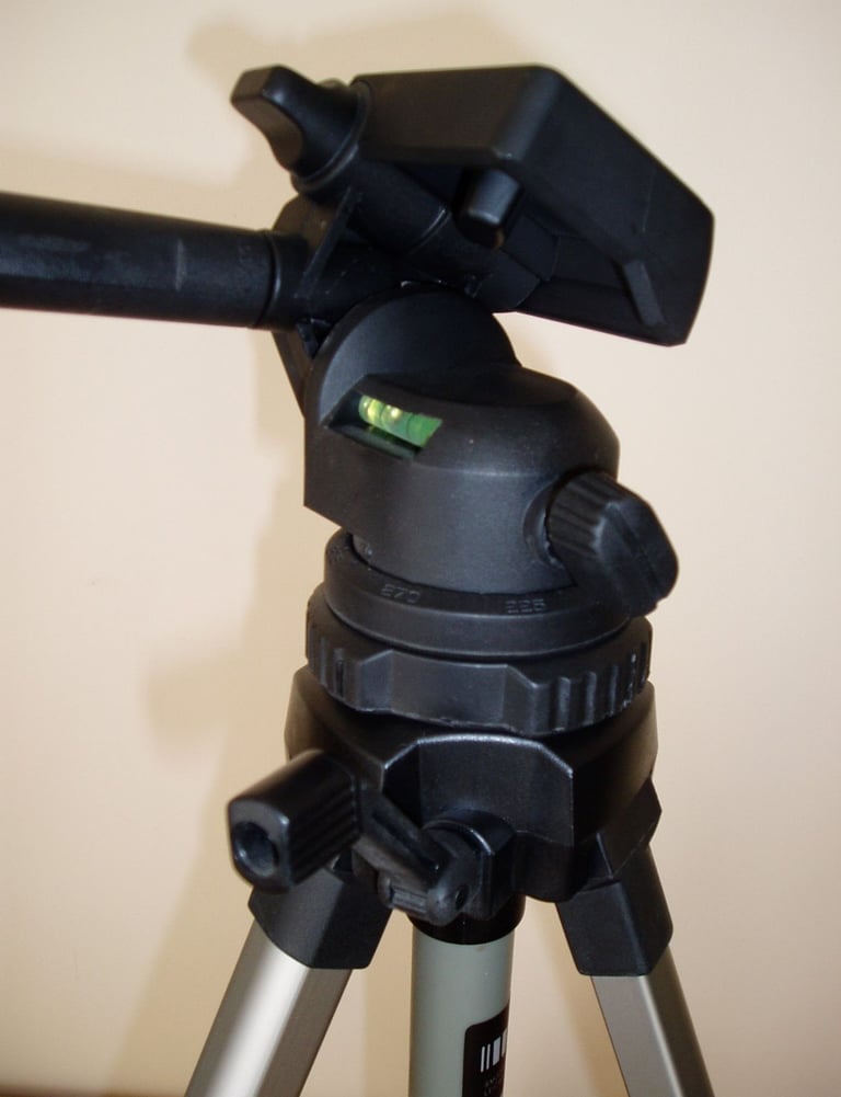 TP10 Miranda Titan tripod stand