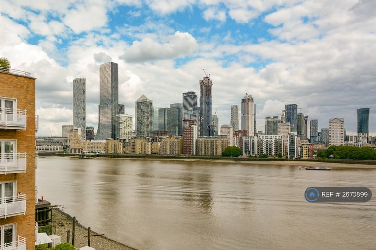 2 bedroom flat in New Caledonian Wharf, London, SE16 (2 bed) (#2670899)