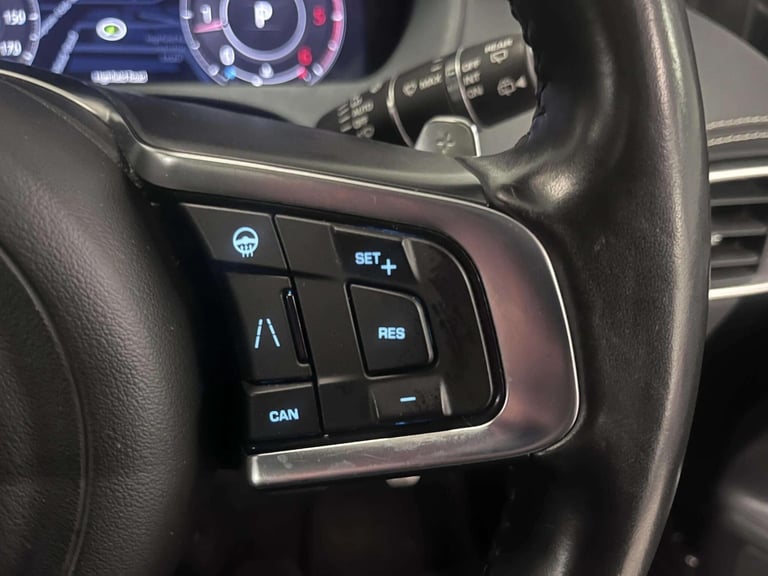 2019 Jaguar F-Pace 2.0 D180 Chequered Flag Auto AWD Euro 6 (s/s) 5dr ESTATE Diesel Automatic