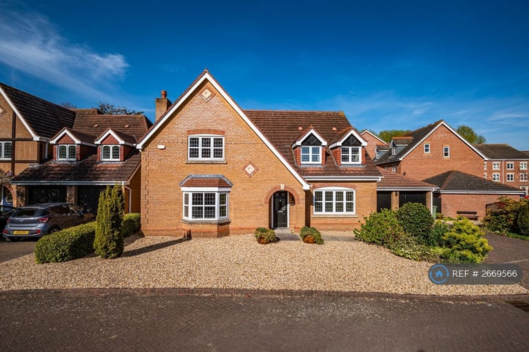 4 bedroom house in Langford Gardens, Grantham, NG31 (4 bed) (#2669566)