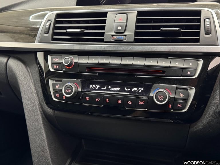 2016 BMW 3 Series 2.0 320i Luxury Saloon 4dr Petrol Auto xDrive Euro 6 (s/s) (184 ps) Saloon Petr...