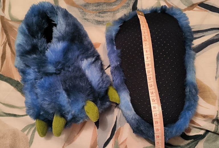 Aged 2-3 Spiderman hooded fleece dressing gown and monster slippers