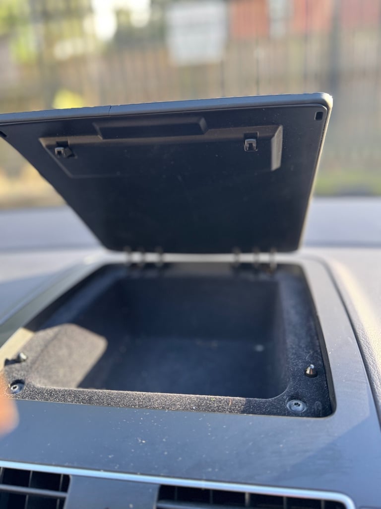 2011 Volkswagen Touran 2.0 TDI SE 5dr DSG MPV Diesel Automatic