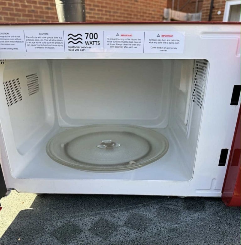 Russell Hobbs Red Microwave like new