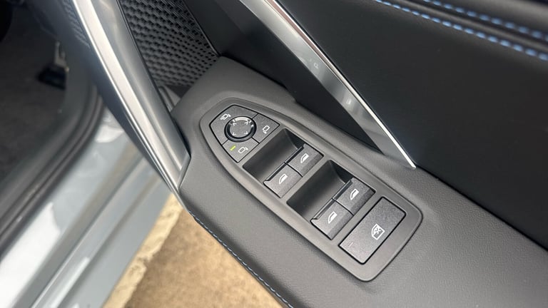 2025 BMW iX2 150kW eDrive20 Shadow Edition 65kWh 5dr Auto Electric Hatchback Hatchback Electric A...