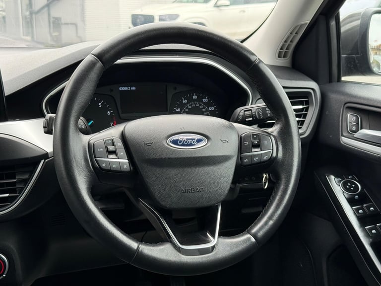 2018 Ford Focus 1.0T EcoBoost Zetec Euro 6 (s/s) 5dr HATCHBACK Petrol Manual