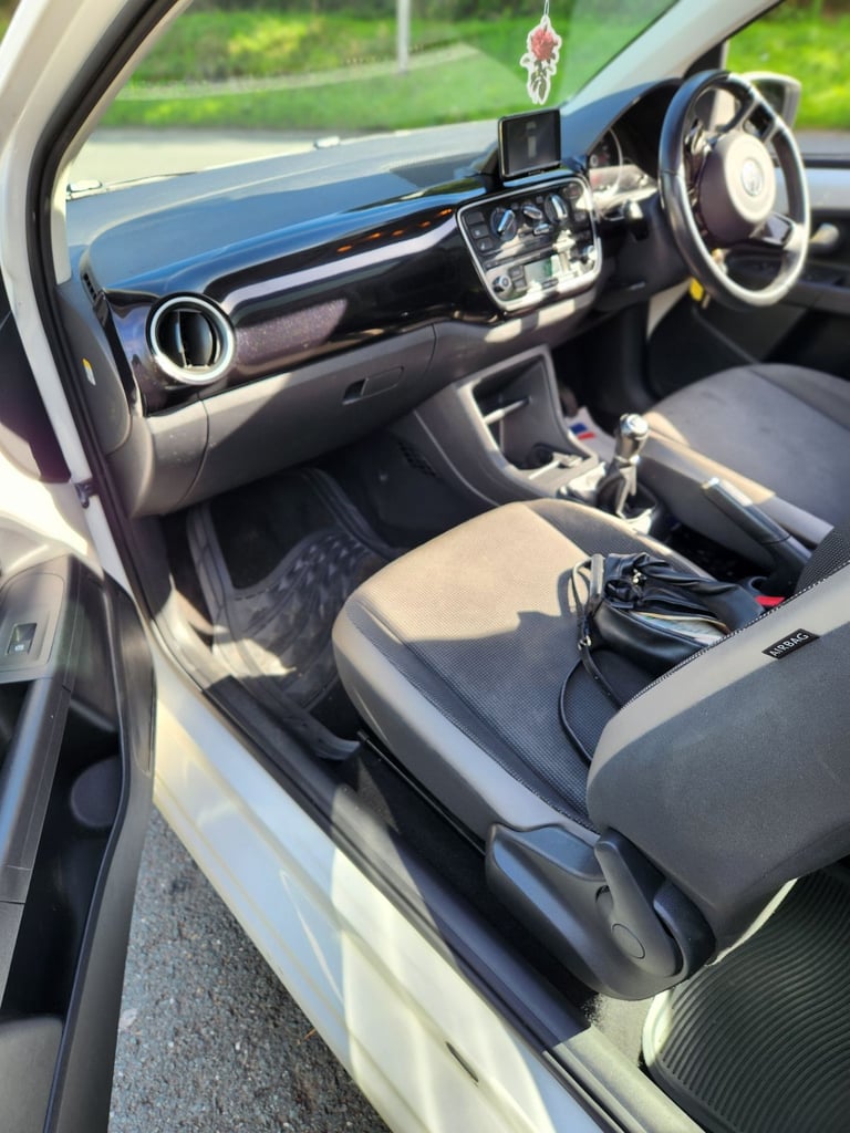 Volkswagen UP 2012 999 (cc), 3 doors