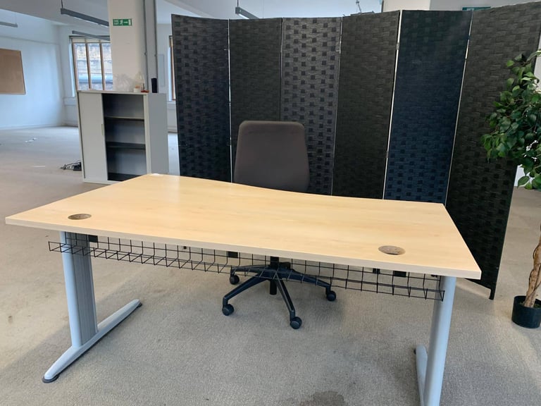 Used office wave desks for sale wood £75 each 30 available