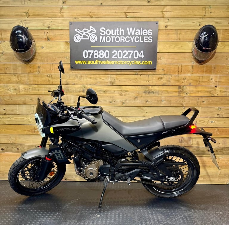 Husqvarna SVARTPILEN 125 / 2024 (upgraded) model / just 1999 miles 